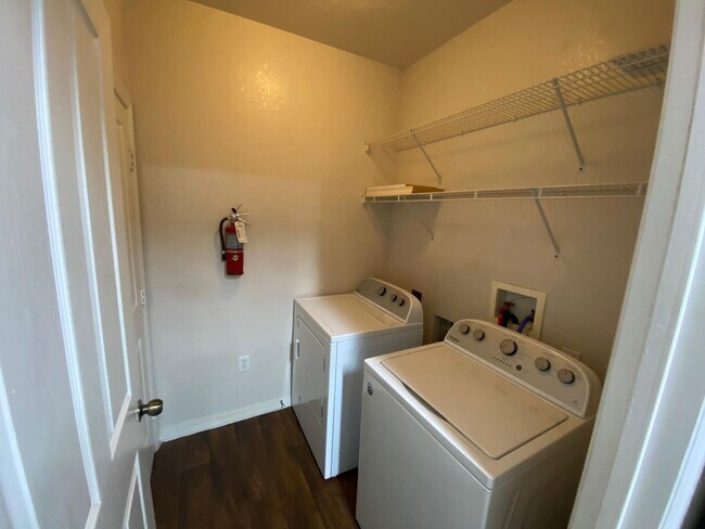 Building Photo - Top floor - 2 Bedrooms, 2 Bathrooms