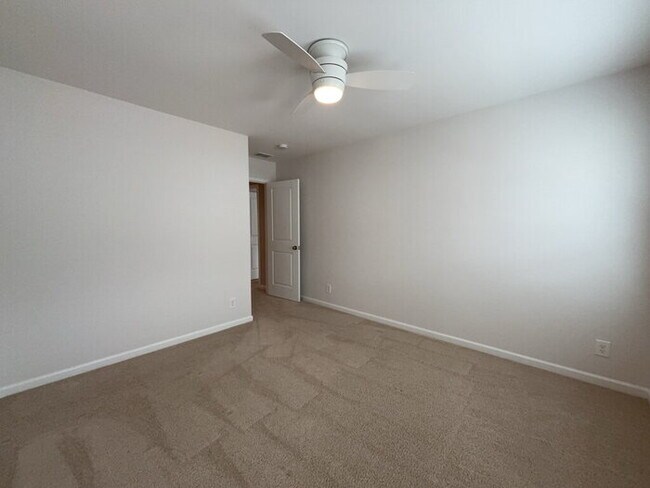 Building Photo - 292 Calm Water Way