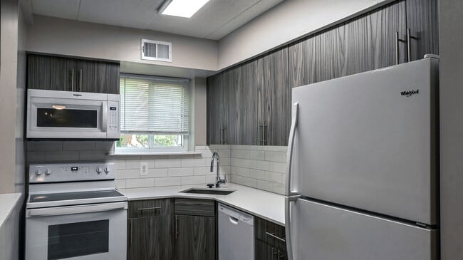 Building Photo - Lansdowne Station Apartments