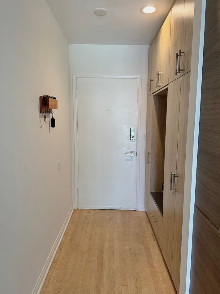 Entry with Storage - 1649 Appian Way