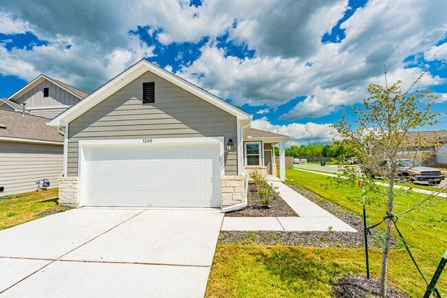 Building Photo - Beautiful New 4 bed, 2 bath home in Buda!