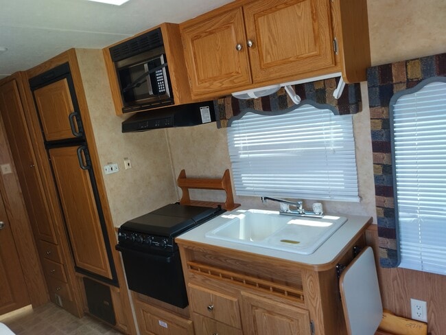 Building Photo - 403 Cook Rd