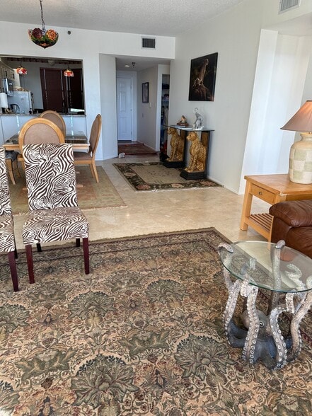 Building Photo - 7882 Sailboat Key Blvd S