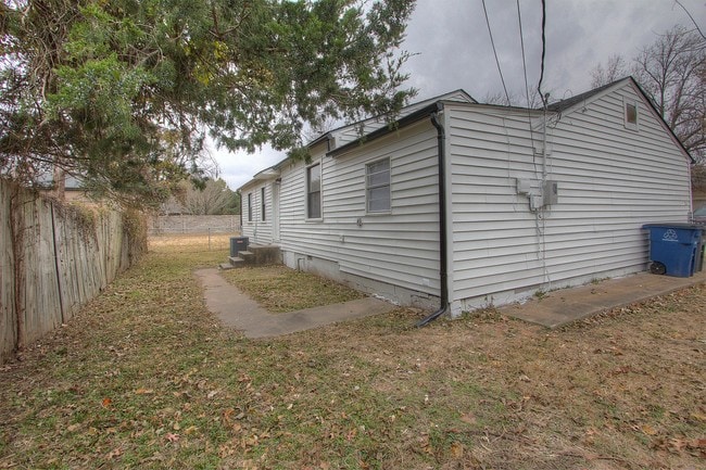 Building Photo - 1331 E 43rd St