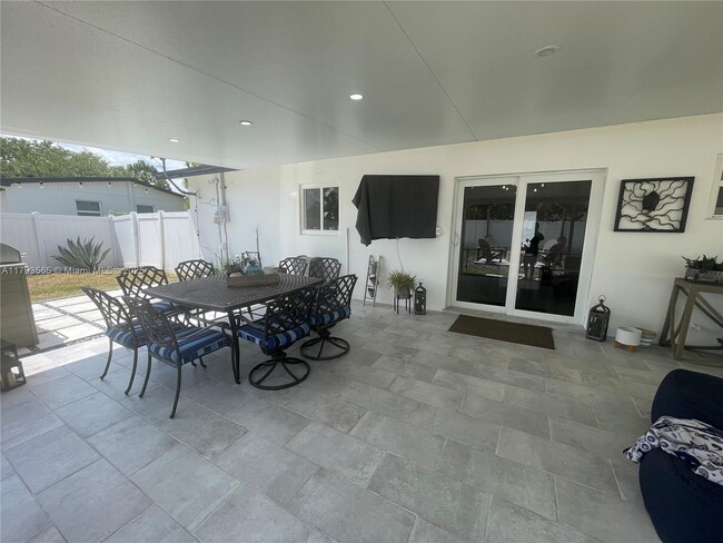 Building Photo - 9770 SW 85th Terrace
