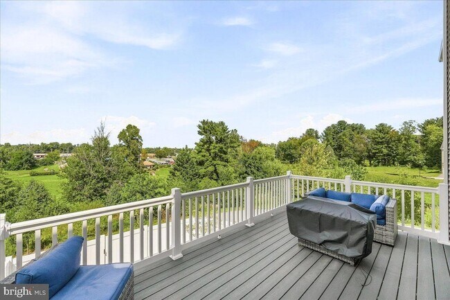Building Photo - 1403 Wilmer Park Ln