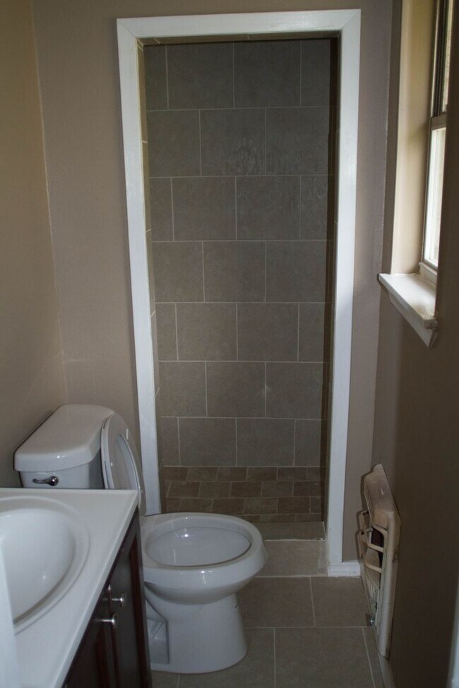 Building Photo - Discover Your New Home in the Heart of San Antonio's East Side