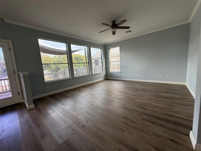 Building Photo - 723 Settlement St