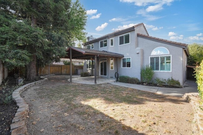 Building Photo - 606 Roscommon Pl