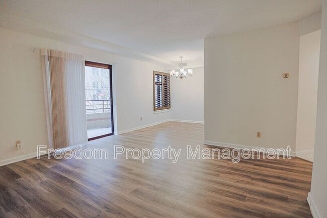 Building Photo - 2400 Clarendon Blvd