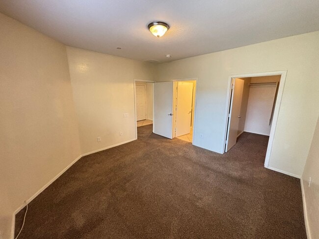 Building Photo - Beautiful 3Bed/2Bath/1Car Condo in Sky Pointe Community – Northwest Las Vegas!