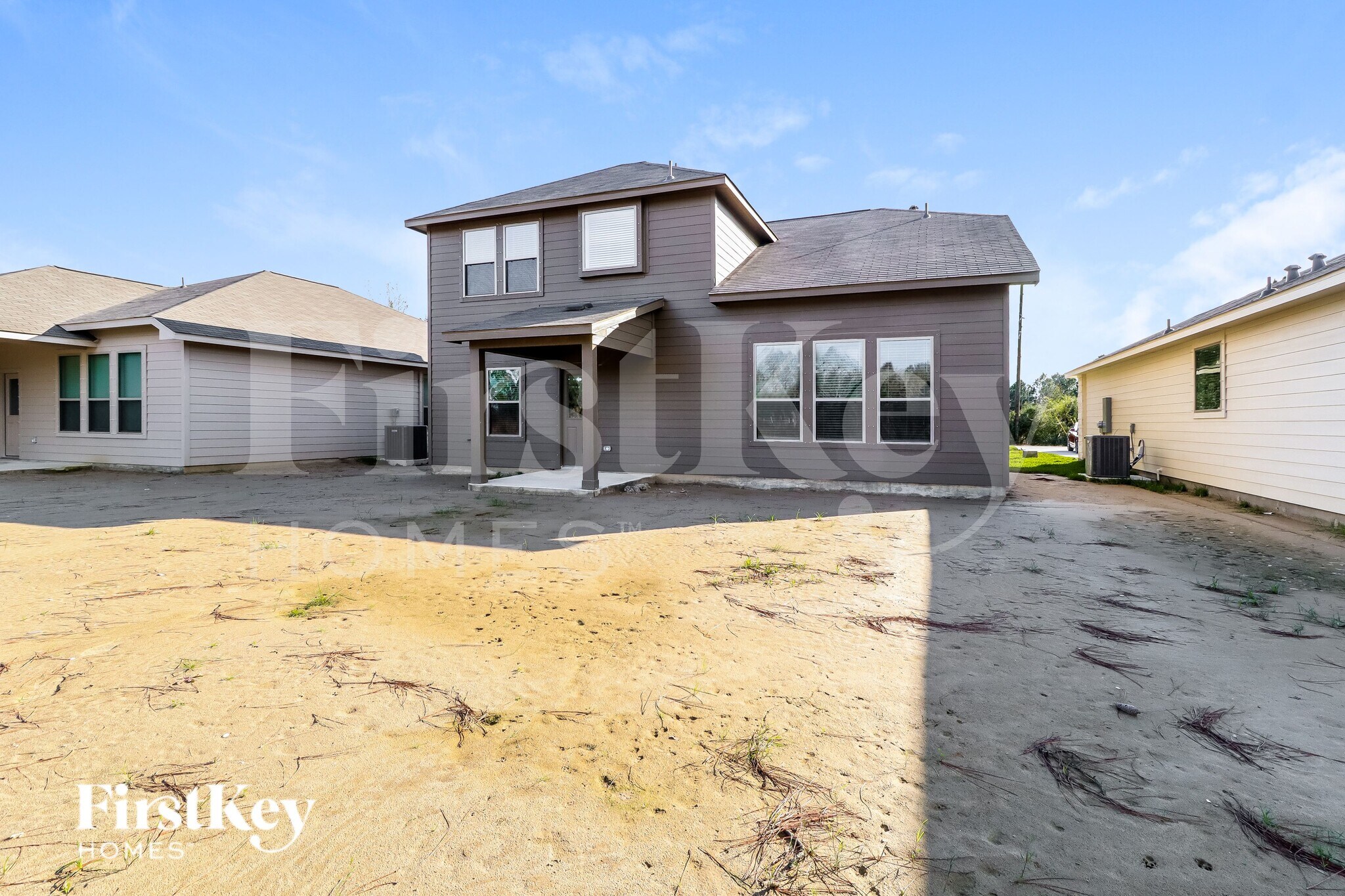 Building Photo - 14705 Country Club Dr