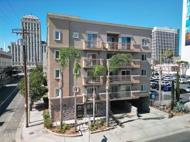 Building Photo - 3855 Ingraham St