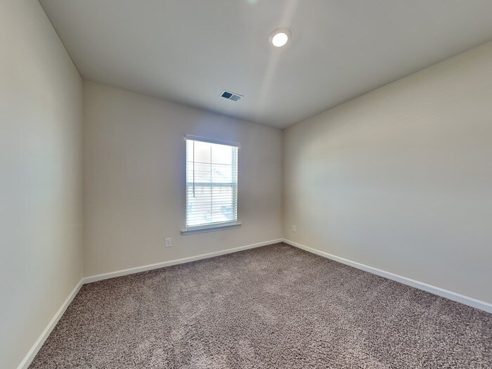 Building Photo - 114 Boat Clb Ln