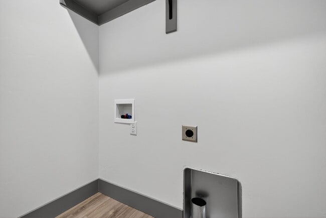 Building Photo - BRAND NEW TOWNHOME IN AMMON IDAHO 3 BED 2.5 BATH WITH 2 STALL GARAGE