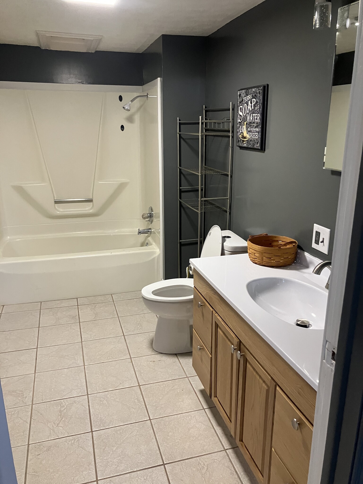 Building Photo - 101 Valor St