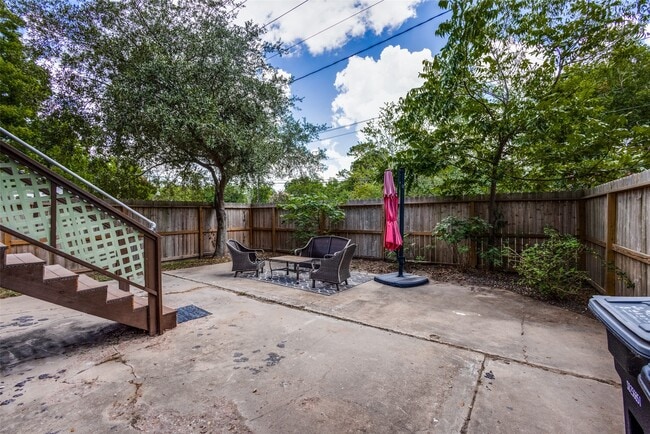 Building Photo - 1200 W Phillips St