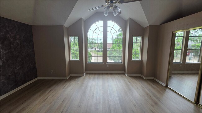 Building Photo - 15207 Pebble Lake Dr