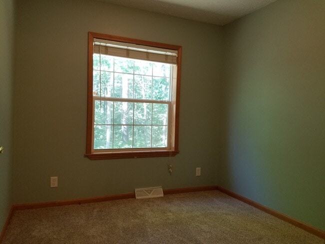 Building Photo - 4417 Krys Rd