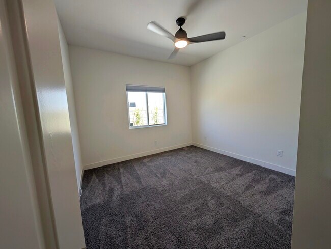 Building Photo - 30100 San Joaquin Dr