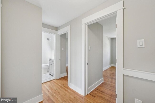 Building Photo - 125 W Berkley Ave