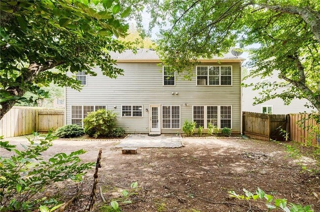 Building Photo - 1060 Lyndhurst Way