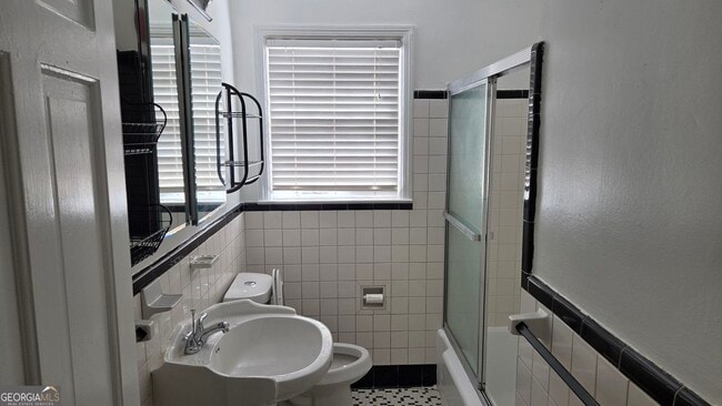 Building Photo - 1845 Monroe Dr NE