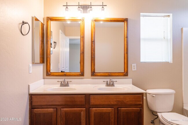 Building Photo - 1531 S Longspur Ln