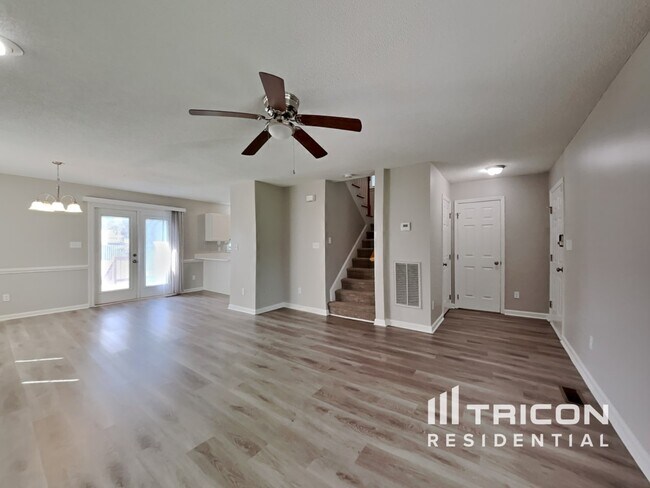 Building Photo - 561 Yellow Berry Run