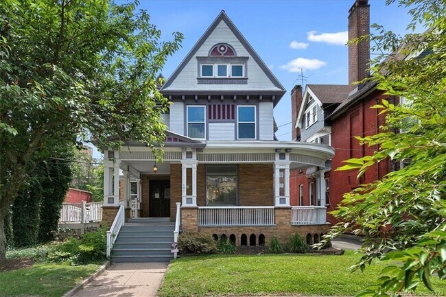 Building Photo - 131 Dwight St