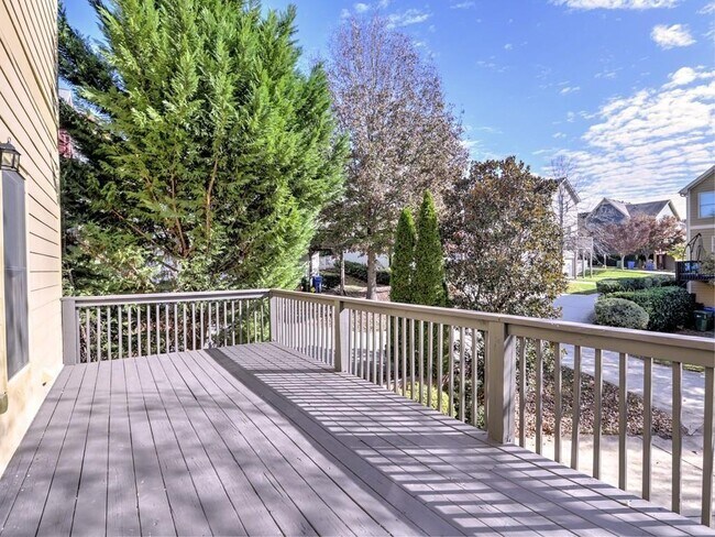 Building Photo - 975 Odessa Dr