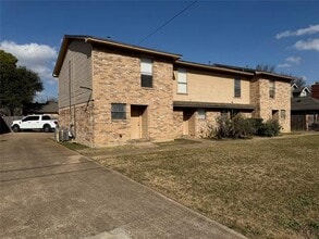 Building Photo - 422 W 4th St