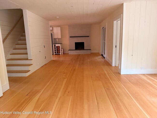 Building Photo - 25 Boggs Hill Rd