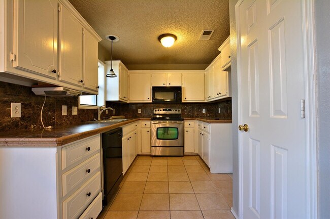 Building Photo - 5917 71st St