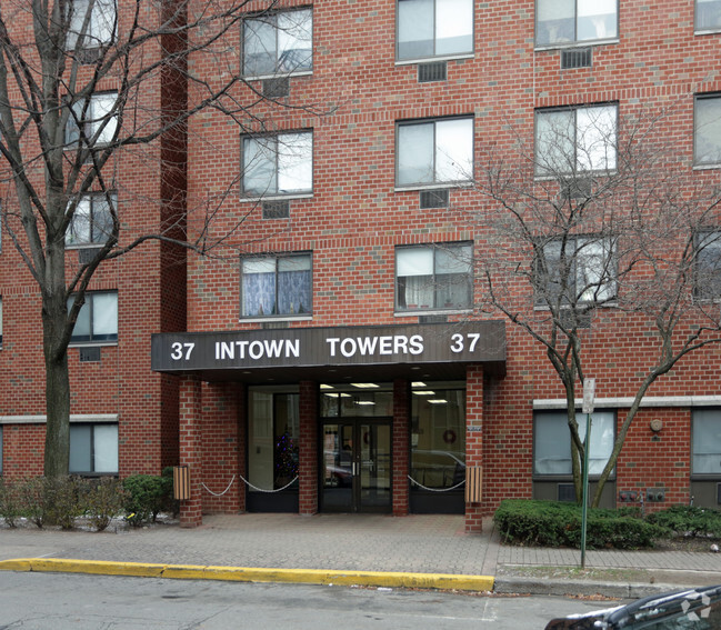 Building Photo - Intown Towers