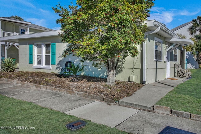 Building Photo - 1531 2nd St N