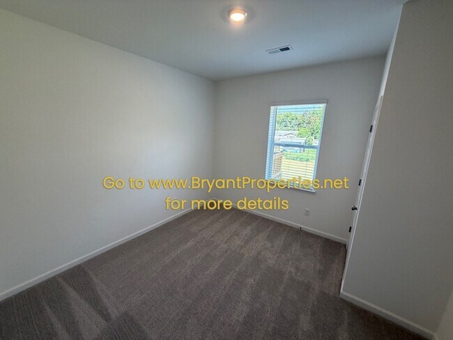 Building Photo - Single Family