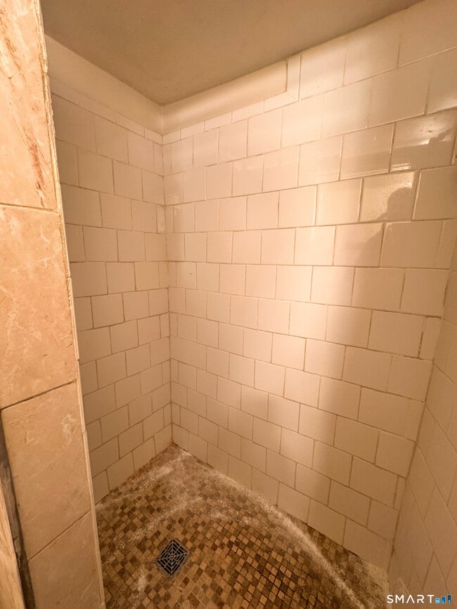 Building Photo - 3 Church St