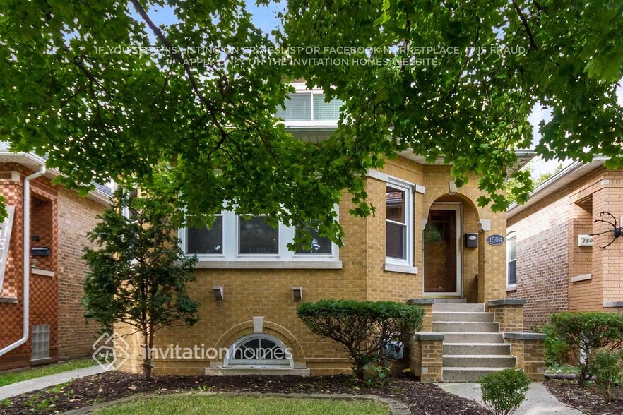 Primary Photo - 1504 Clarence Ave