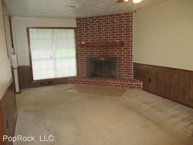 Building Photo - 4 br, 2 bath House - 1900 Bittersweet Avenue
