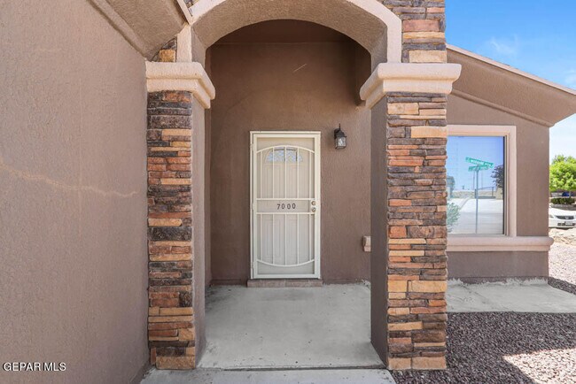 Building Photo - 7000 Long Meadow Dr