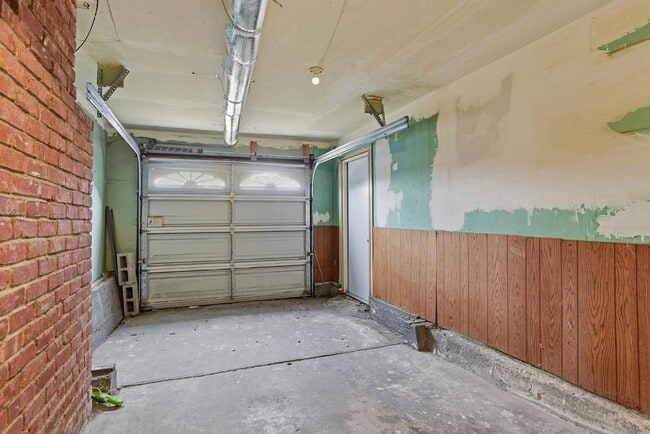 Building Photo - 251 C St