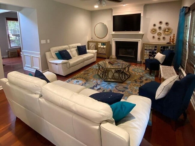 Building Photo - 30 Sherryforth Dr NW