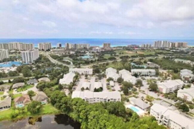 Building Photo - Beautifully remodeled 1B/1B Unfurnished Condo near Beach in the Heart of Destin!