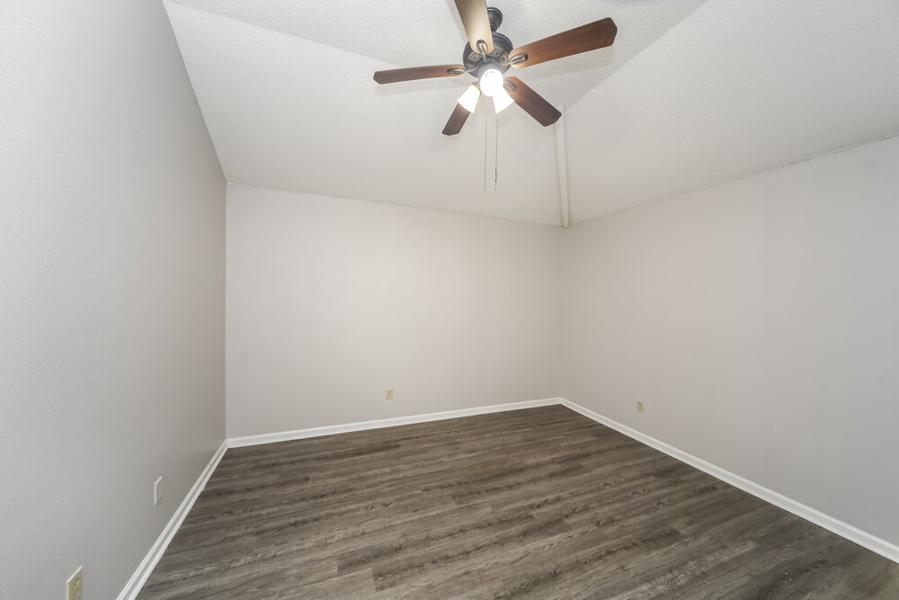 Building Photo - 4588 Longtree Ave