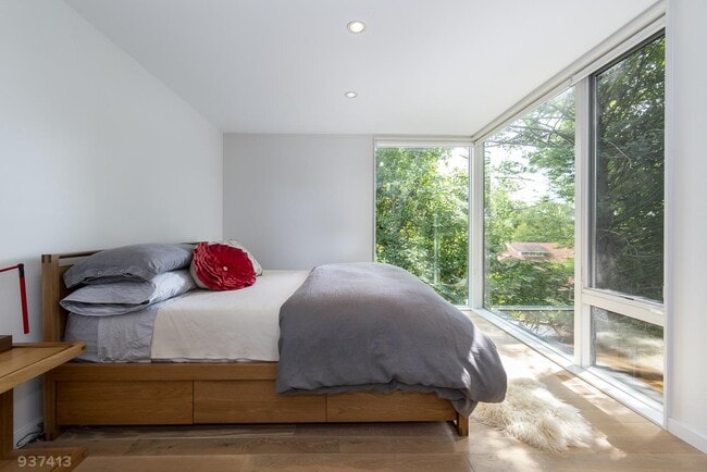 Building Photo - 209 N Prospect Ave