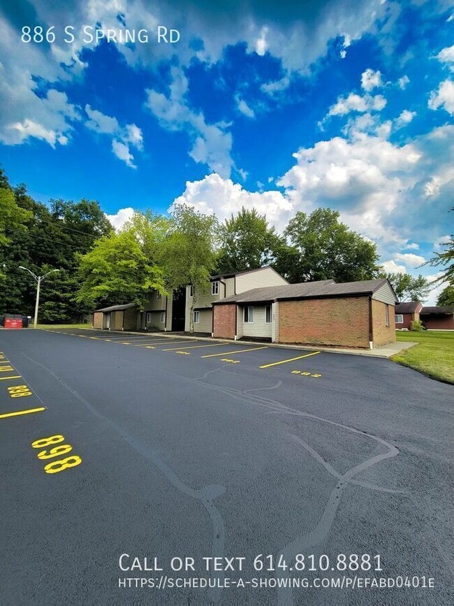 Building Photo - 886 S Spring Rd