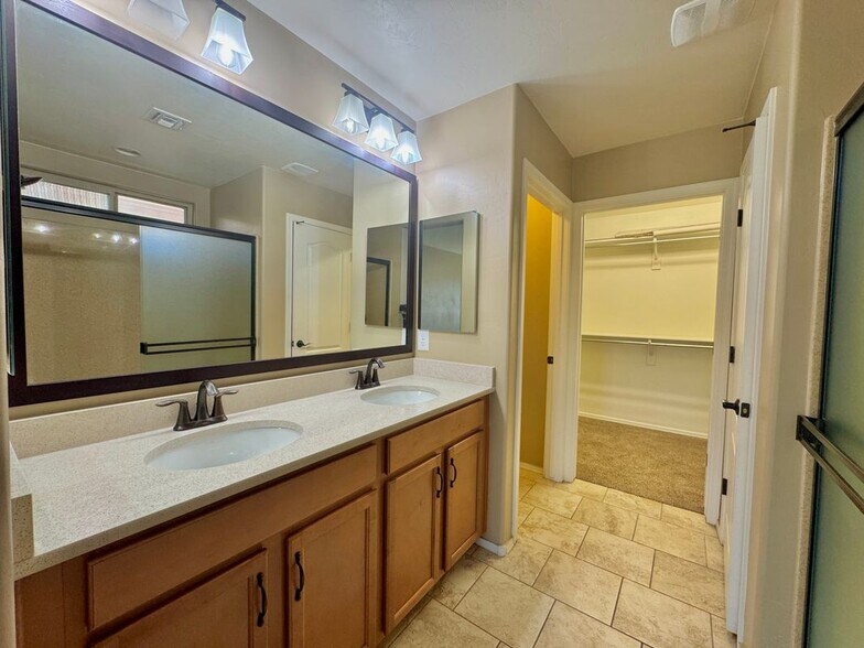 Building Photo - 11599 Boll Bloom Dr