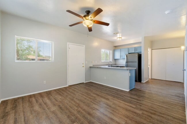 Building Photo - Remodeled duplex