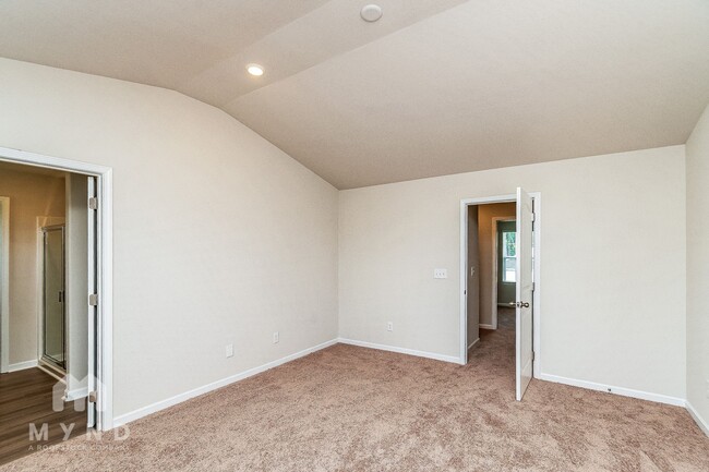 Building Photo - 265 Royal Mdw Dr